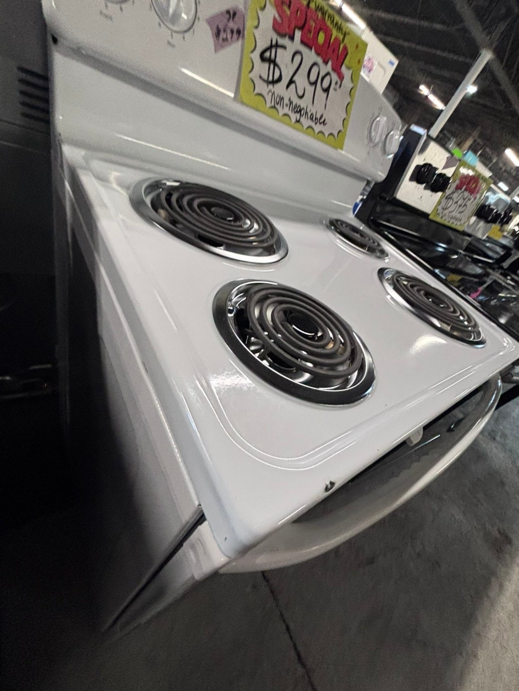 >*specialš„GE white electric coil top range coil 220v bake /Broil 4 burner used-Refurbished great condition 30" #EGE54B