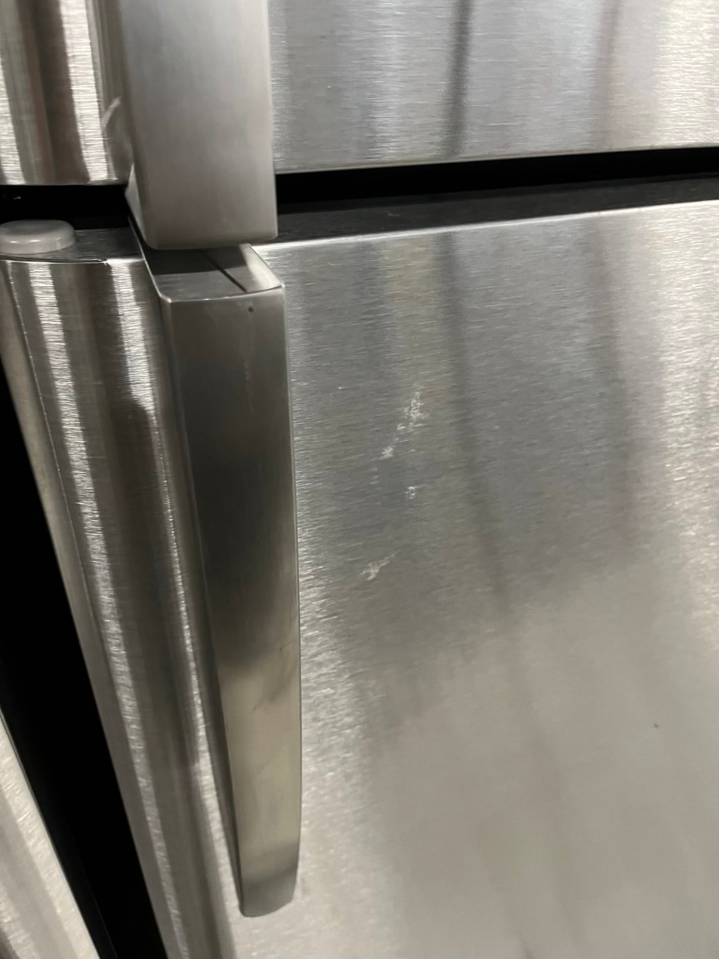 - Frigidaire Top freezer Refrigerator stainless steel 30" #RF207GB