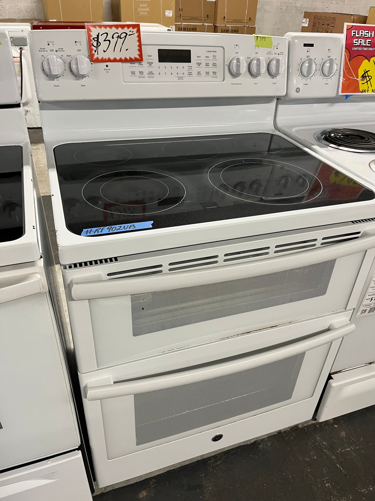 GE electric range 5 burner warming zone convection bake broil roast hi/lo in white 30” #RF902UB