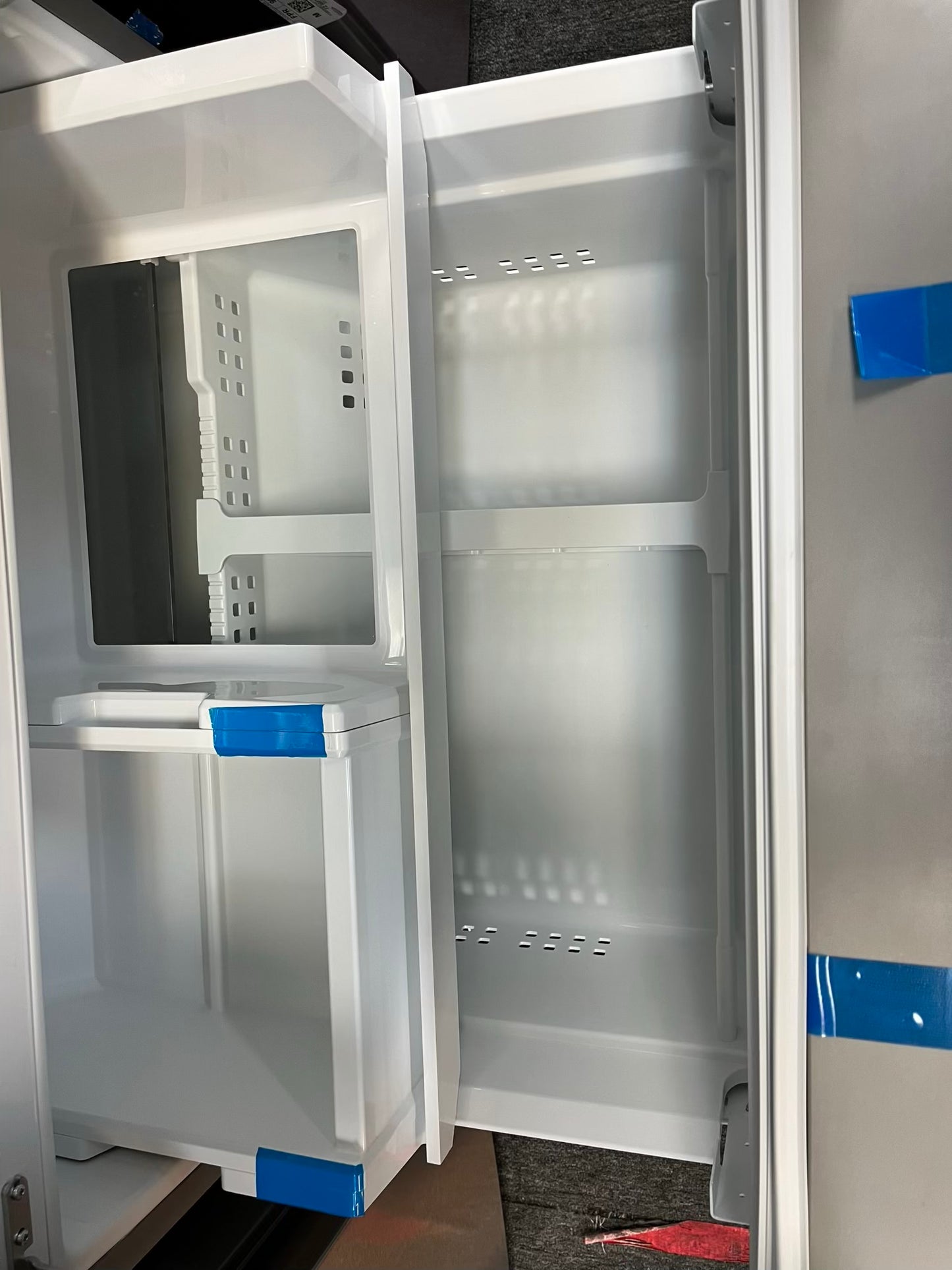 Open box | Scratch & Dent Frigidaire French door refrigerator stainless steel w/ice maker 36" #RF494VL