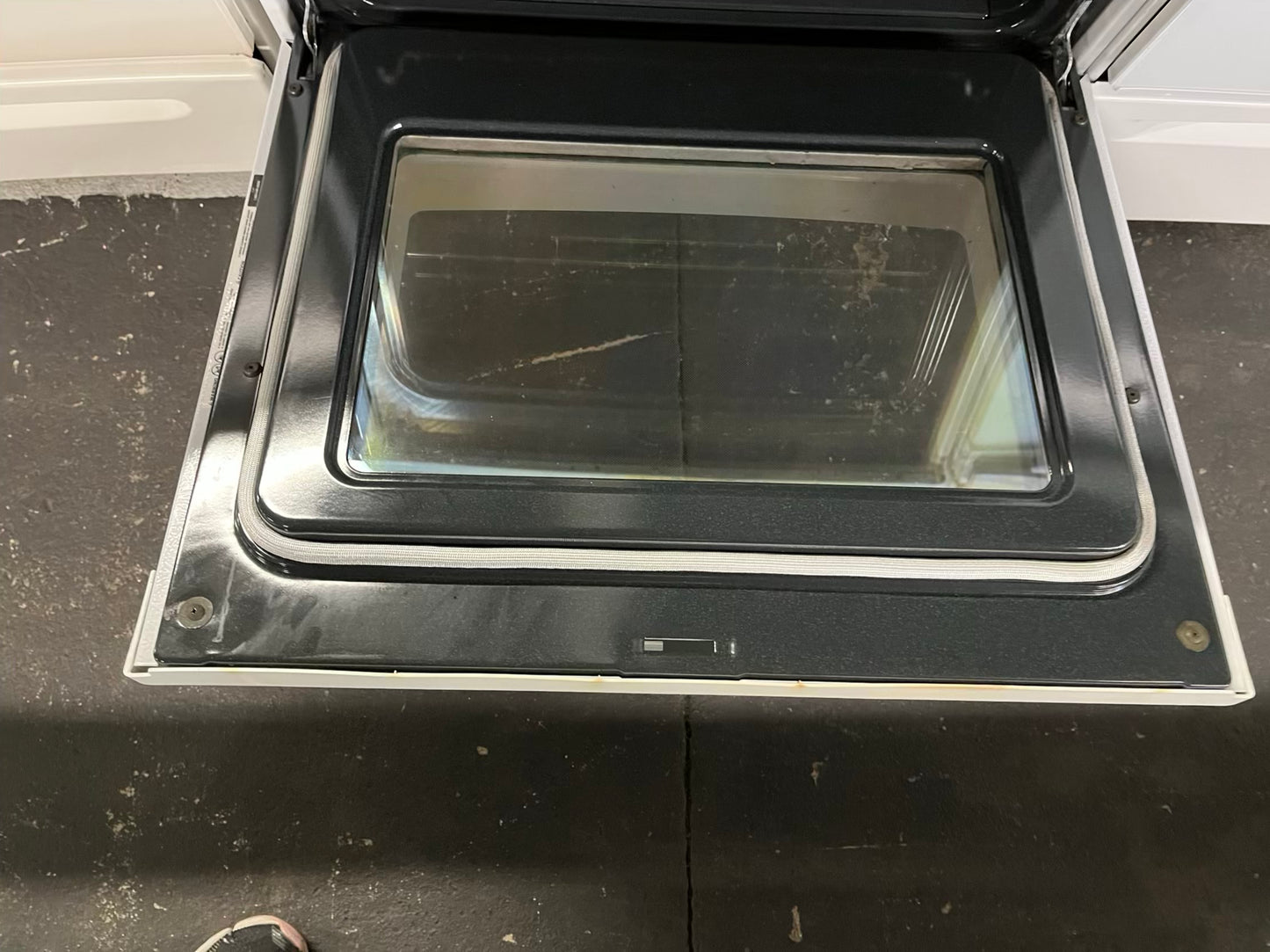 Kenmore electric range 220v 5 burner warm zone convection bake broil flex clean in white Refurbished 30" #ER177EB