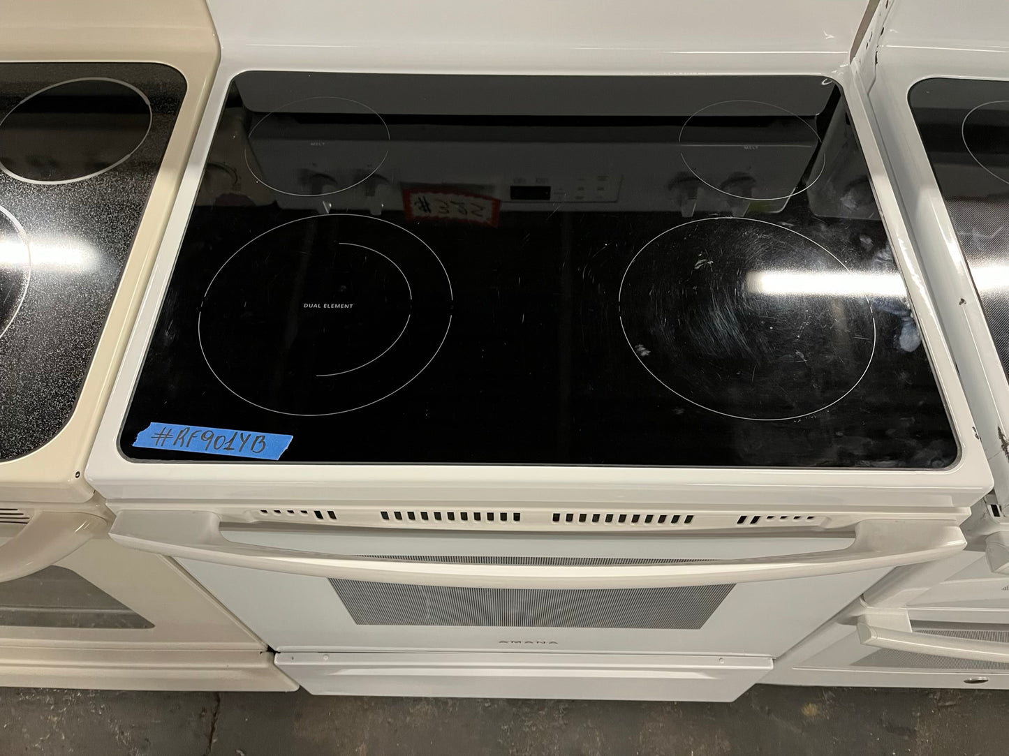 Amana electric range 4 burner bake broil in white 30” #RF901YB