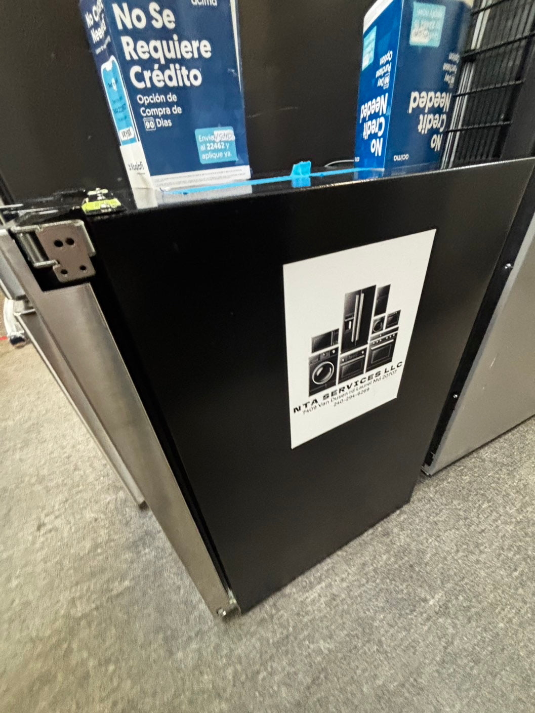 Viking 5 Series 15 inch Undercounter Wine Cellar with 24 Bottle Capacity in Stainless Steel - New scratch and dent. Model- VWUI5151GSS. #VK15STL