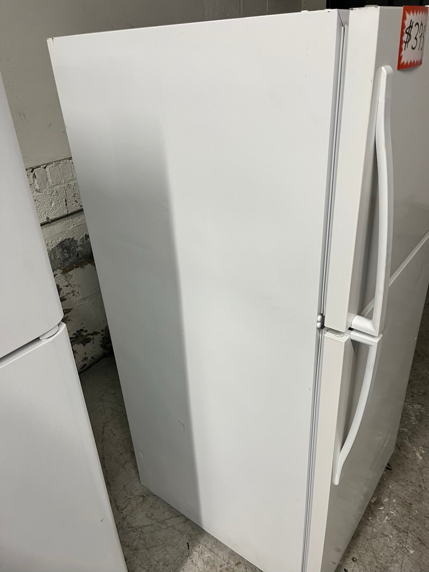 - Whirlpool top freezer refrigerator in white no ice maker used refurbished 30" #RF889JB