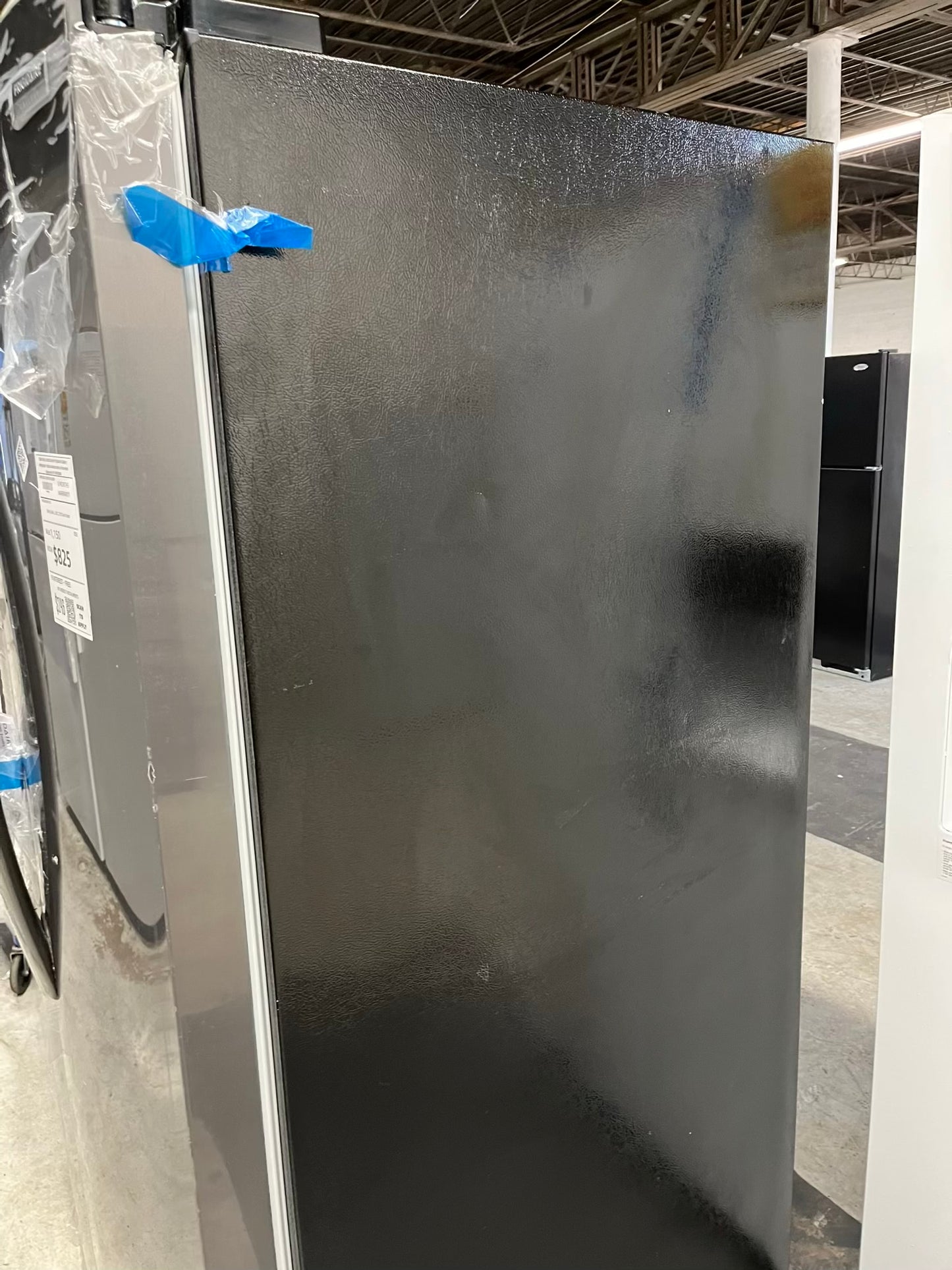 Open Box | scratch & dent Frigidaire Gallery refrigerator black stainless steel w/ice water dispenser 36" #RF838RB