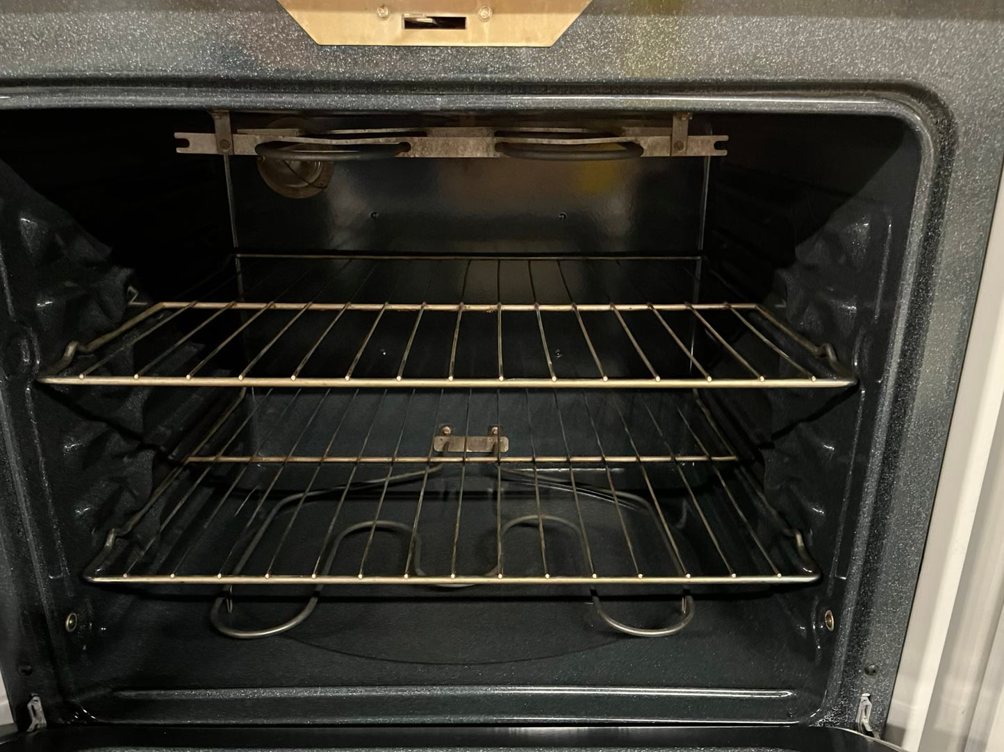 GE electric range 220v 5 burner warm zone bake broil hi/lo self clean in white Refurbished 30" #ER407HB