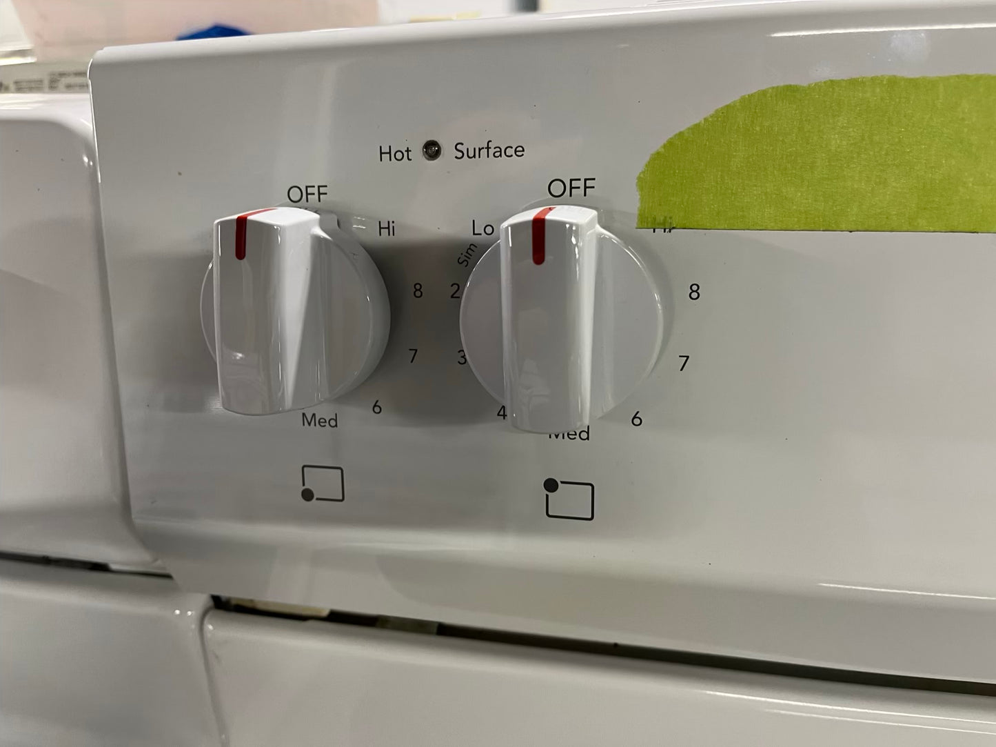 Frigidaire electric range 220v 5 burner warm zone bake broil in white Refurbished 30" #ER176RB