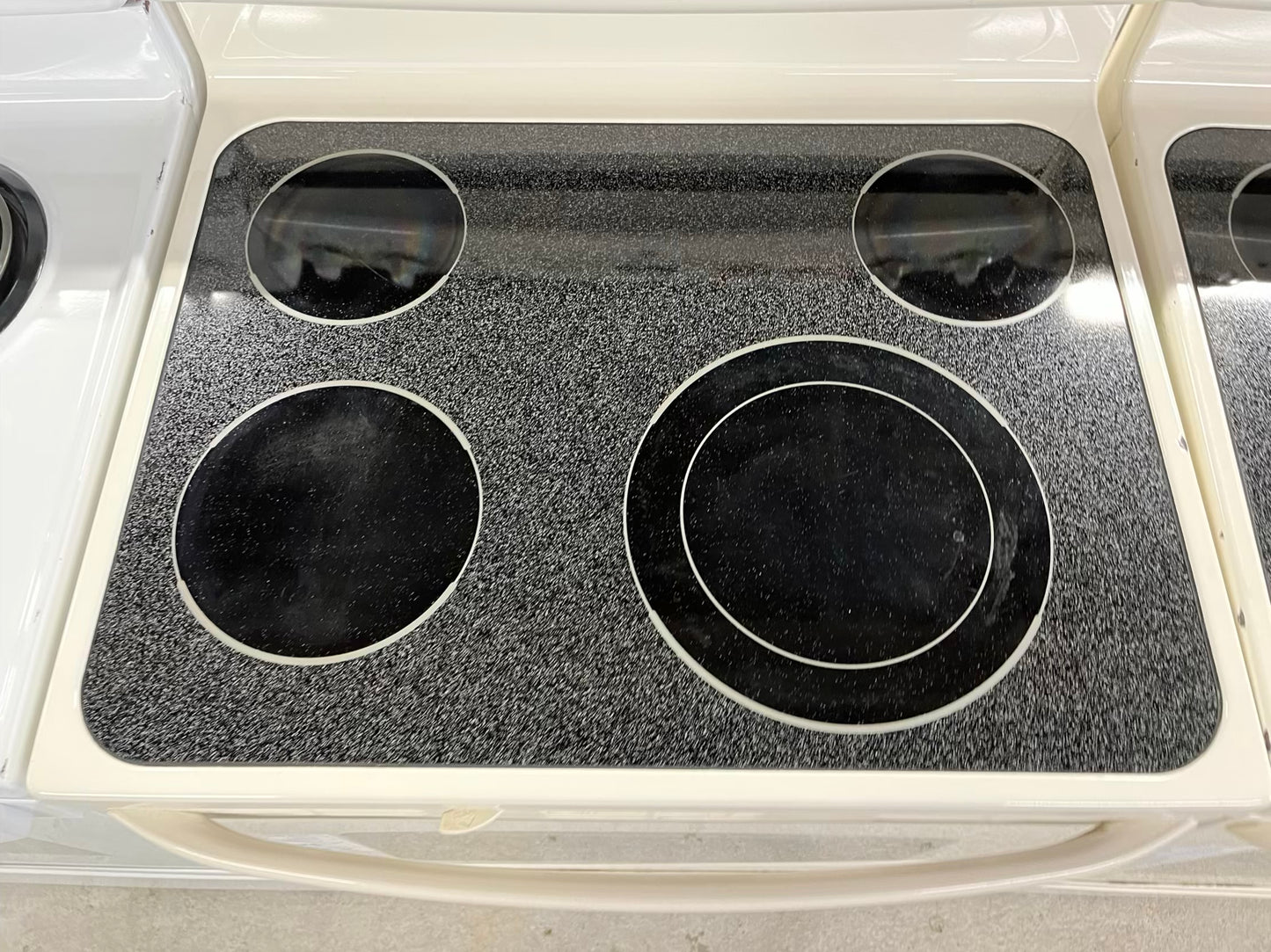 GE electric range 220v 4 burner bake broil hi/lo self clean in off white Refurbished 30" #ER184GB