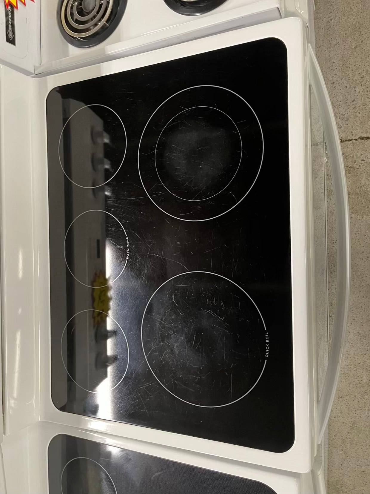 Frigidaire electric range 220v bake broil in white Refurbished 30" #ER402UB