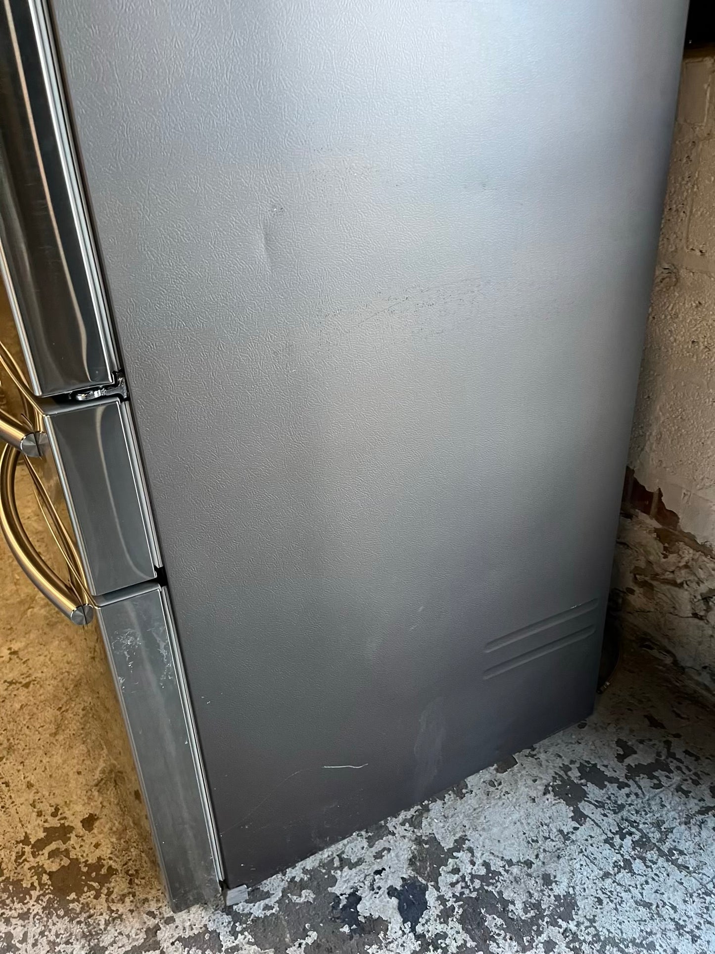 - Samsung four door refrigerator family hub stainless steel w/ice and water dispenser used-refurbished 30” #RF134XB