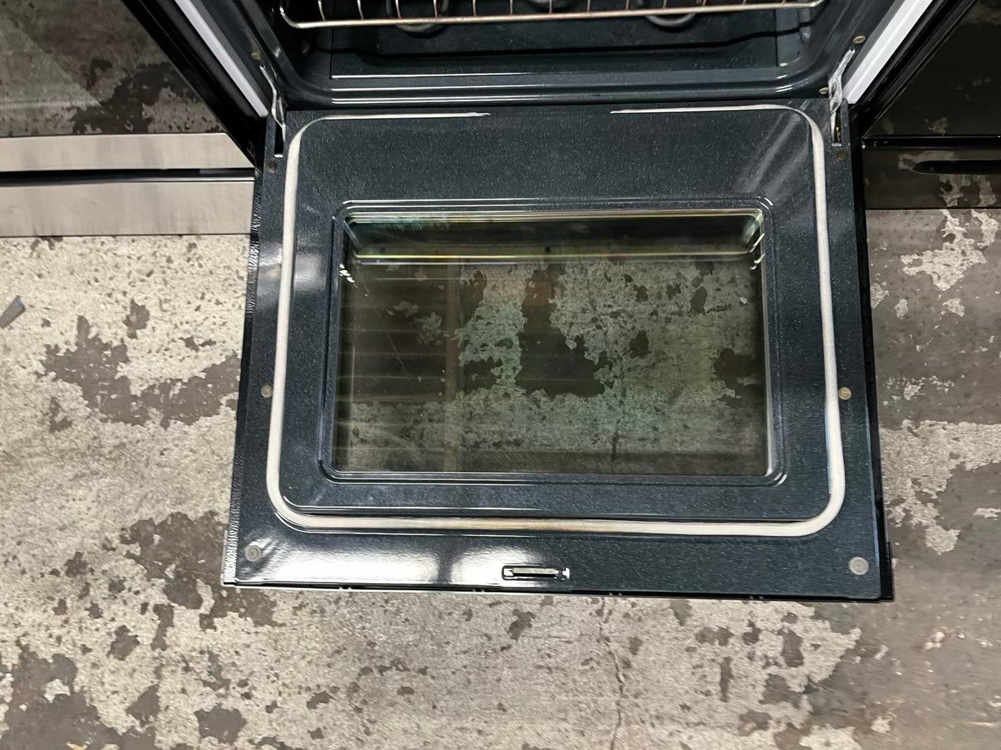 Frigidaire electric 220v range 5 burner warmer zone bake broil speed clean In black & white 30" #ER516CB