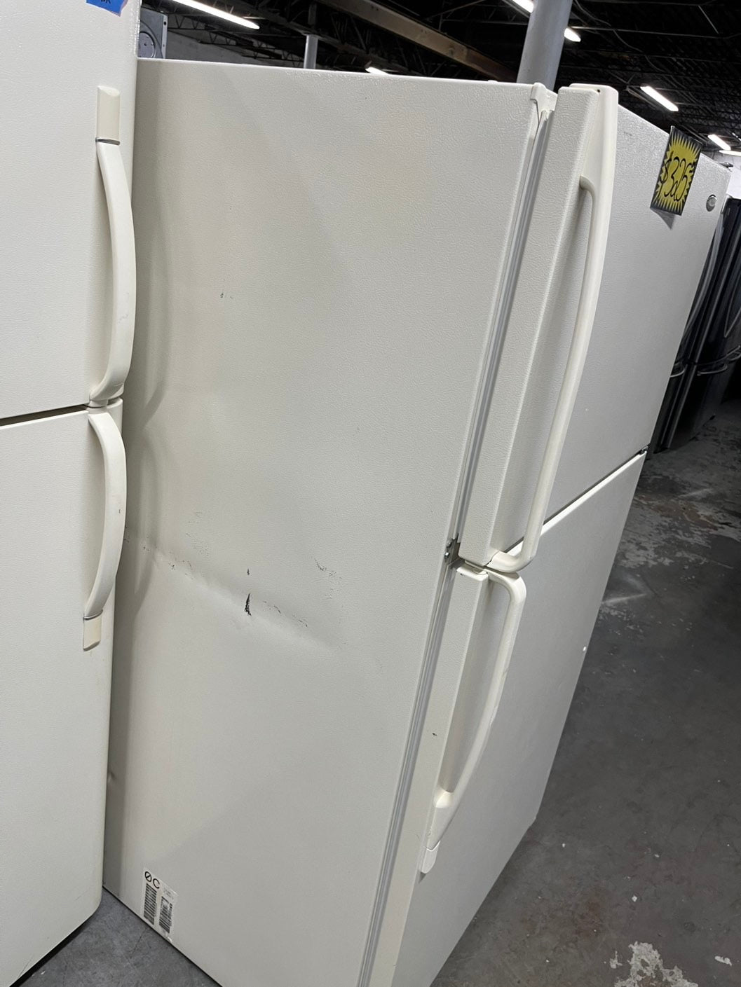 - Whirlpool 33” wide 21 Cu.Ft w/Iced Maker Top freezer refrigerator in bisque color 33" #RF21CT2B Refurbished