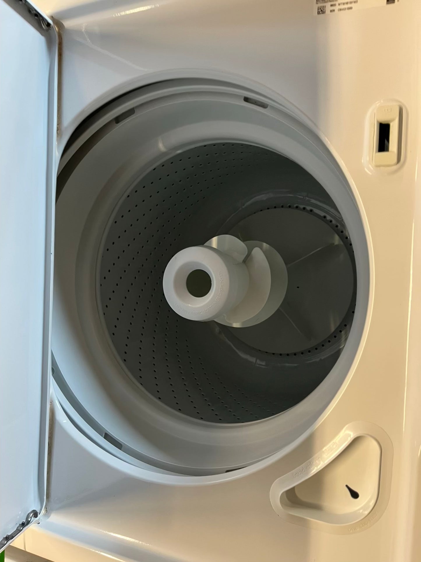 Whirlpool Washing machine top load w/agitator 27" in refurbished #W298HB