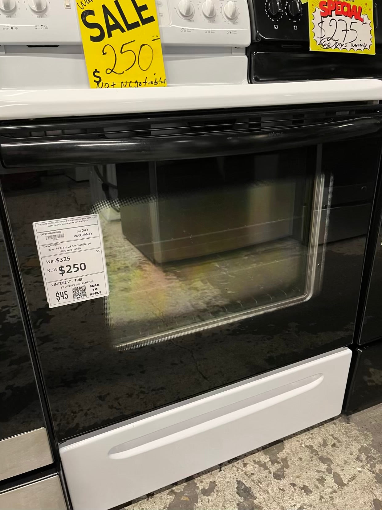 Frigidaire electric 220v range 5 burner warmer zone bake broil speed clean In black & white 30" #ER516CB