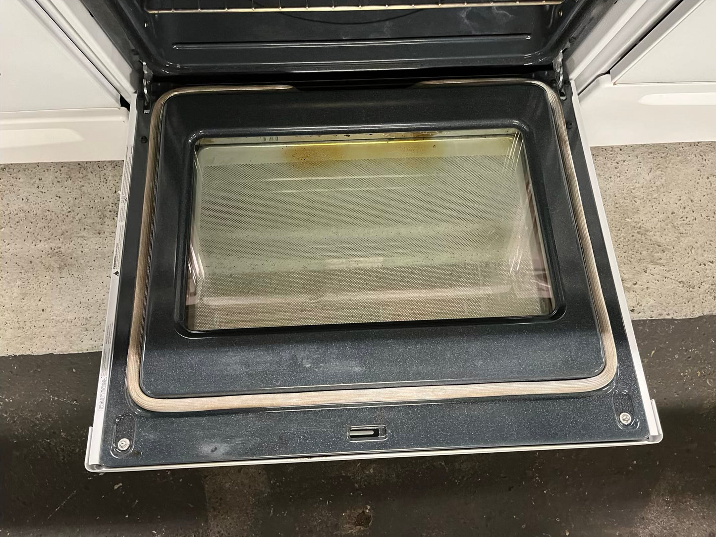 GE electric 220v range 5 burner warm zone bake broil hi/lo steam clean in white 30" #ER483JB