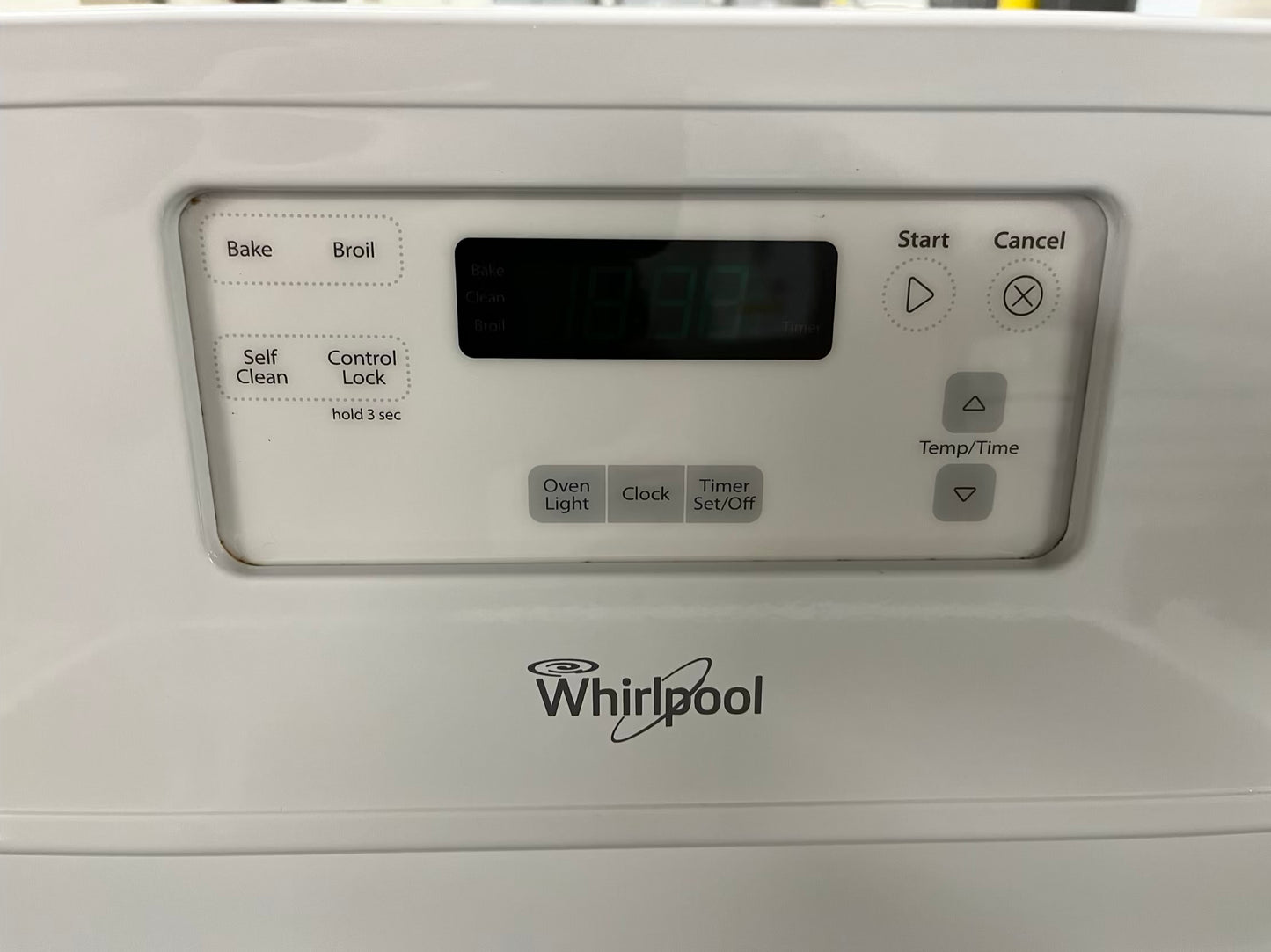 Whirlpool electric range 220v 4 burner bake broil self clean in white Refurbished 30" #ER175UB