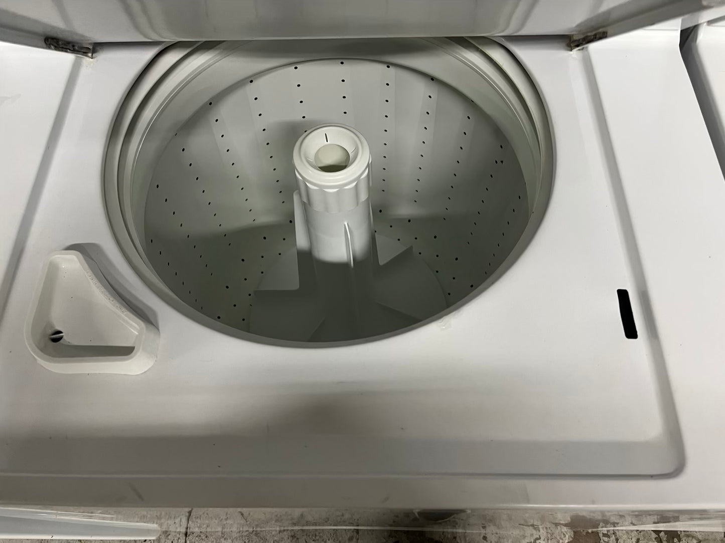 - Frigidaire laundry center GAS washer & dryer set 27" #LC596RBB
