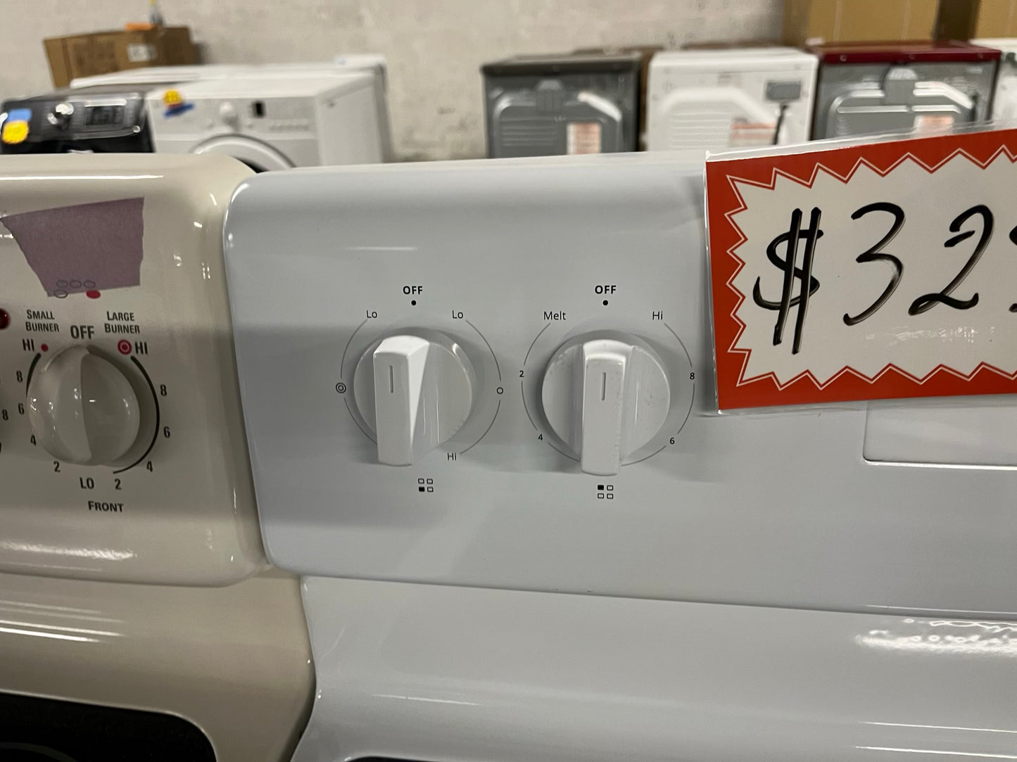 Amana electric range 4 burner bake broil in white 30” #RF901YB