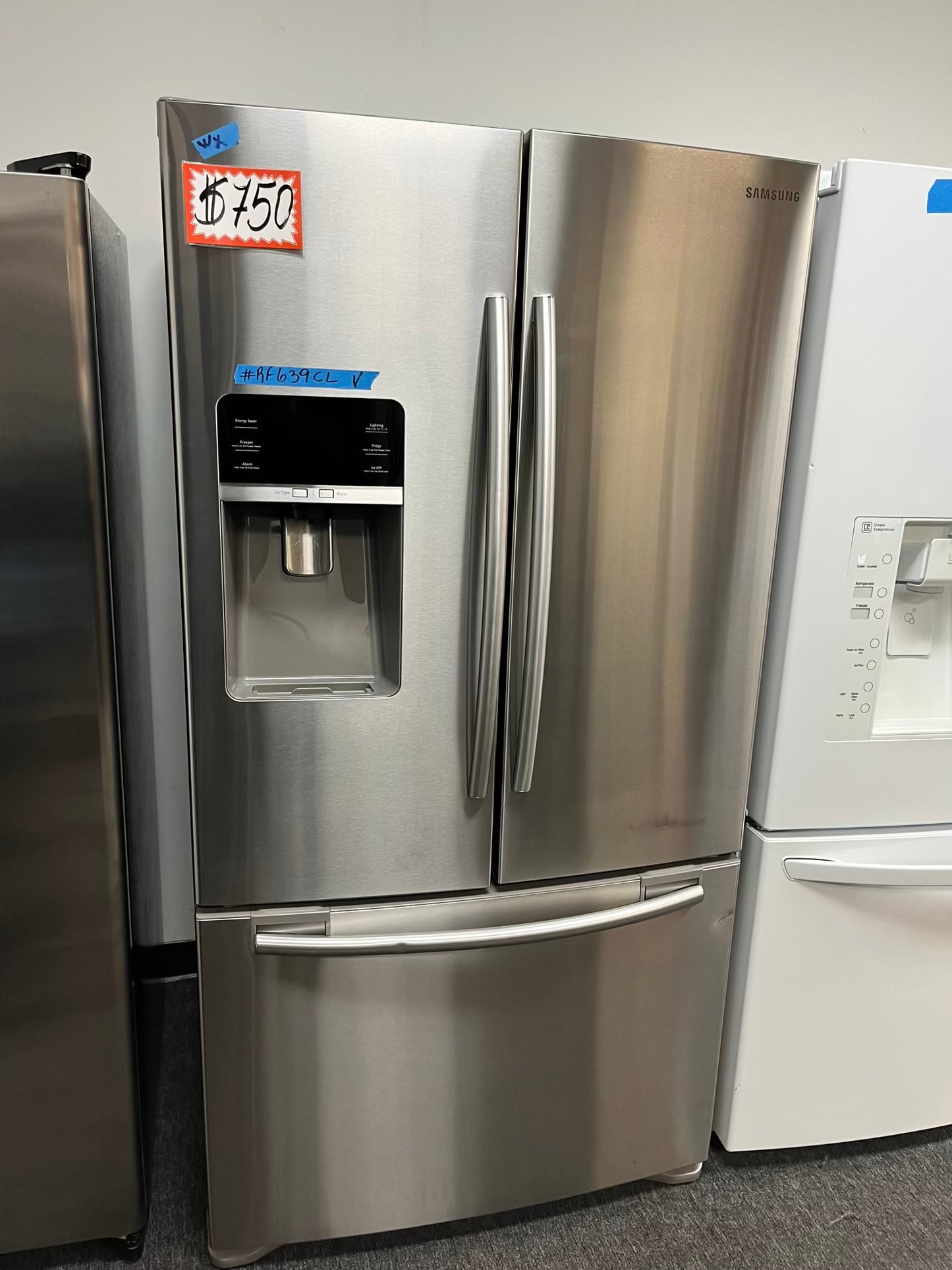 - Samsung French door Refrigerator stainless steel w/ ice water dispenser 36" #RF639CL