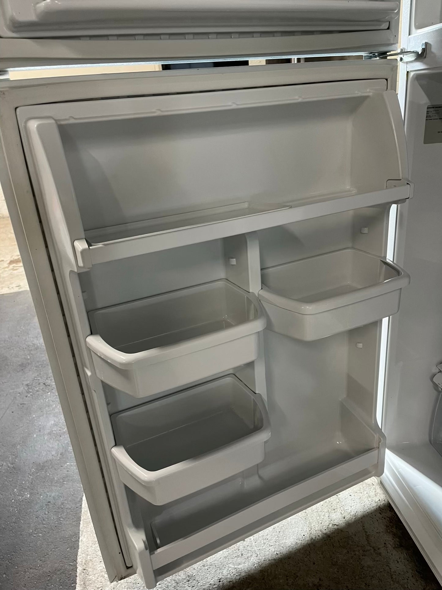 - Kenmore top freezer refrigerator in white used refurbished 30’ #RF334TAB