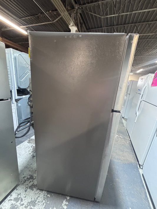 >>LG 33” Top freezer fridge ,stainless steel. used-refurbished #RTLG41B