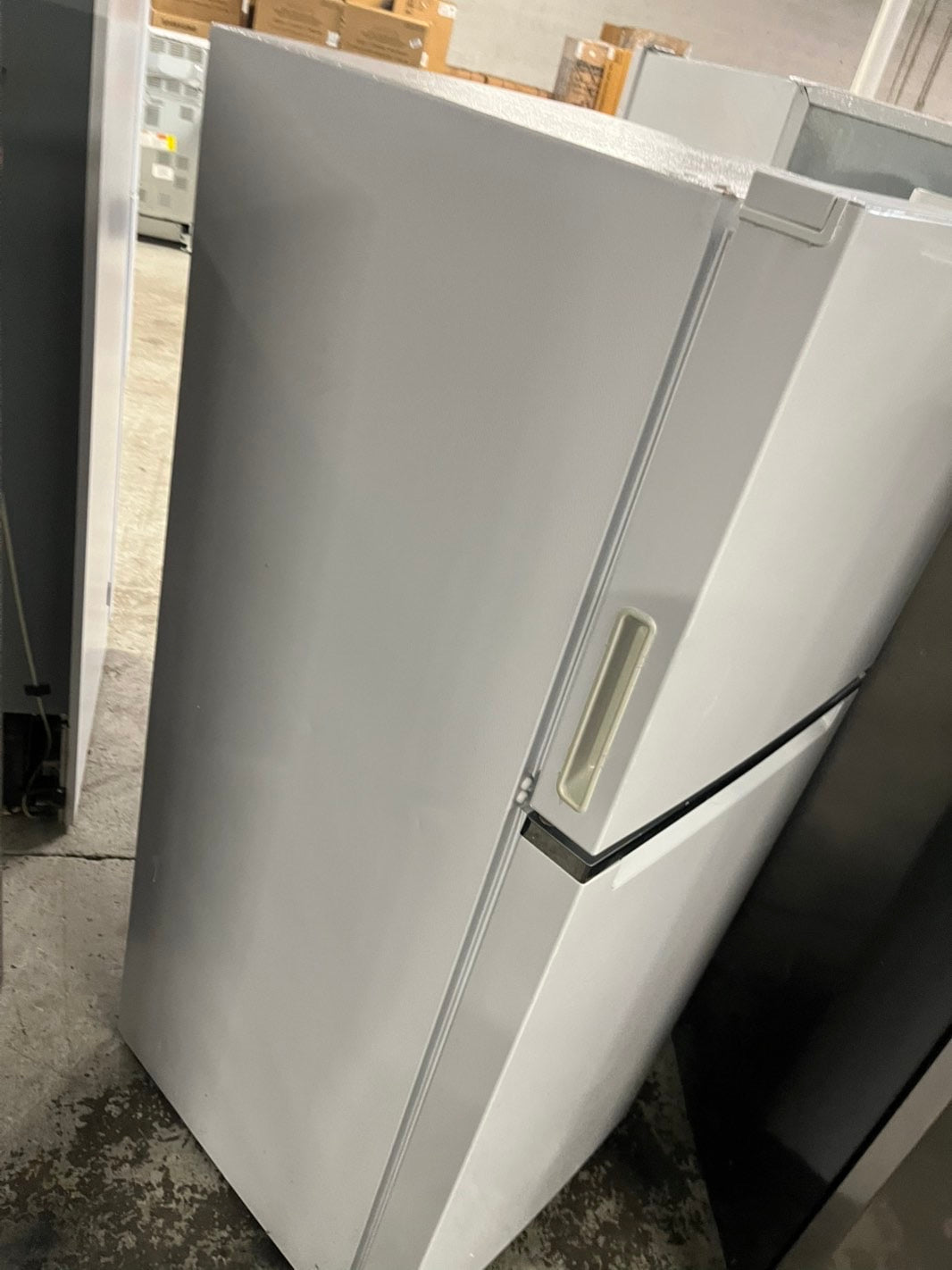 *Used | Refurbished Whirlpool top freezer refrigerator white 24" #RF4359JB