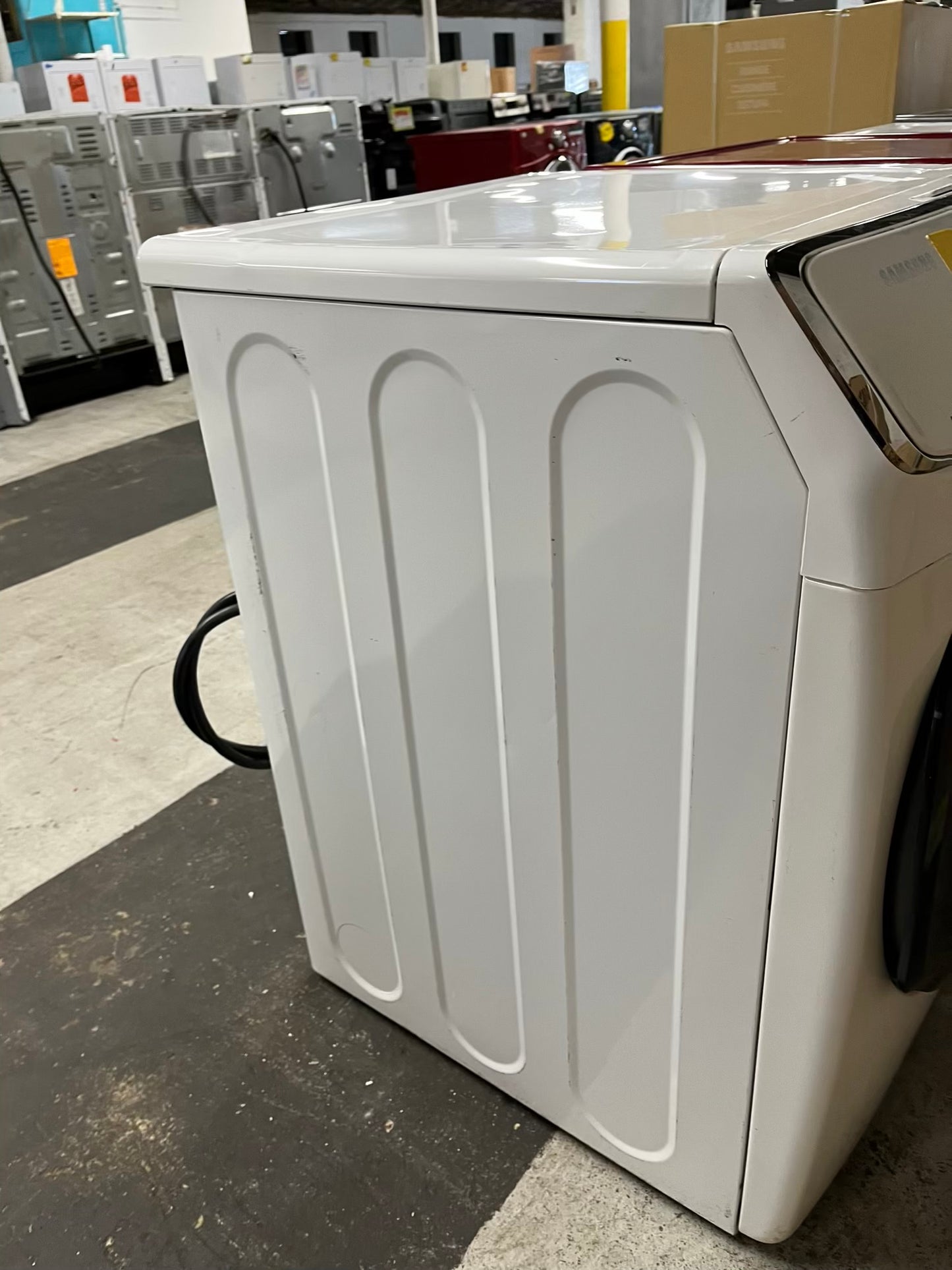Samsung front load stackable electric 220v dryer in white 27" #ED40YB-TR