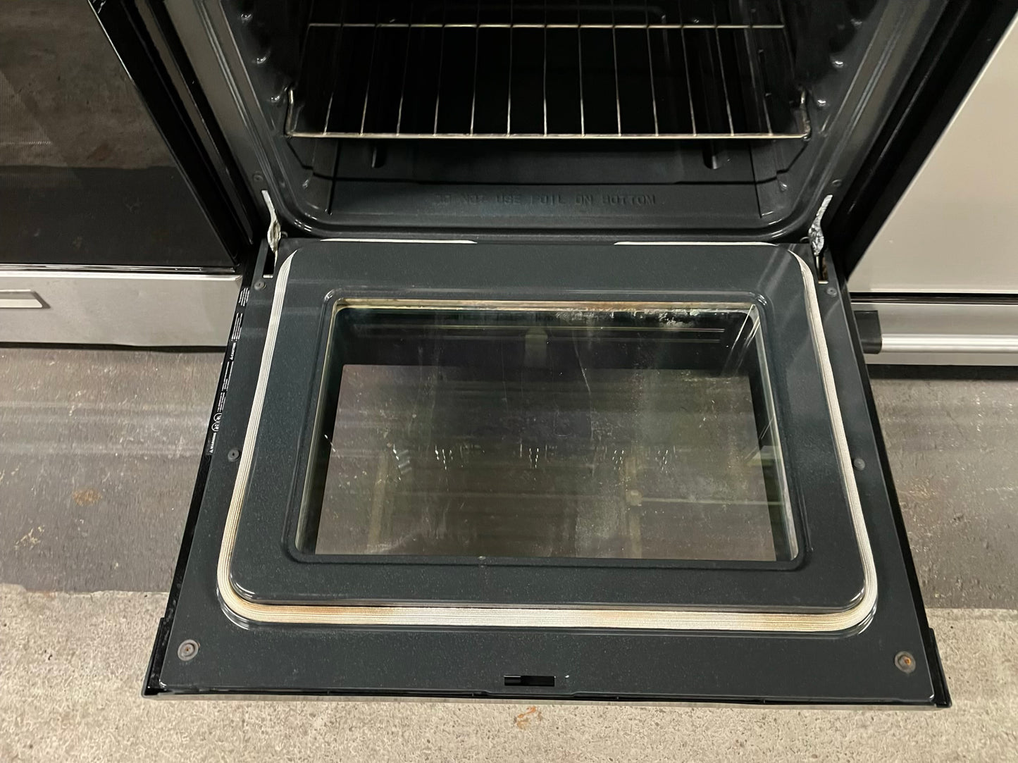 - Frigidaire GAS range black 5 burner bake broil self clean 30” item number #GR115AB
