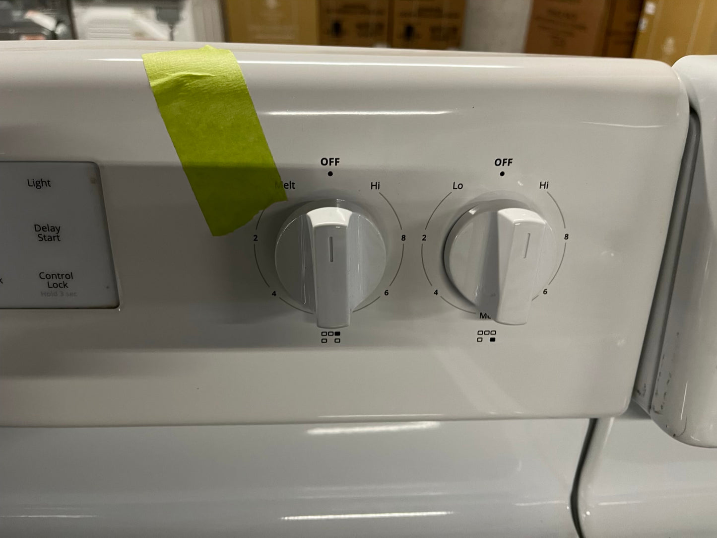 Whirlpool electric range 5 burner warming zone bake broil frozen bake in white 30” #RF903JB
