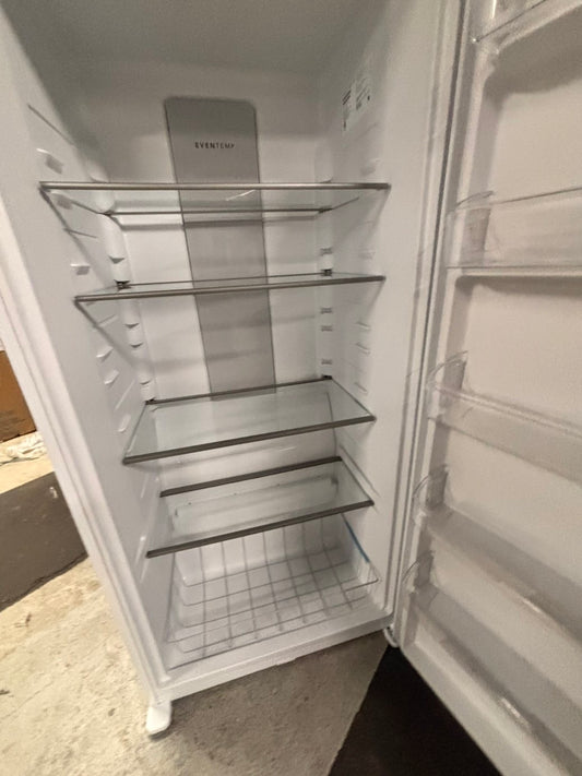 Open box 📦 costumer return 33’”in. 20 cu. ft. Garage Ready Freezer in White with Temperature Alarm and Auto-Close Door, ENERGY STAR #FZR25PBB