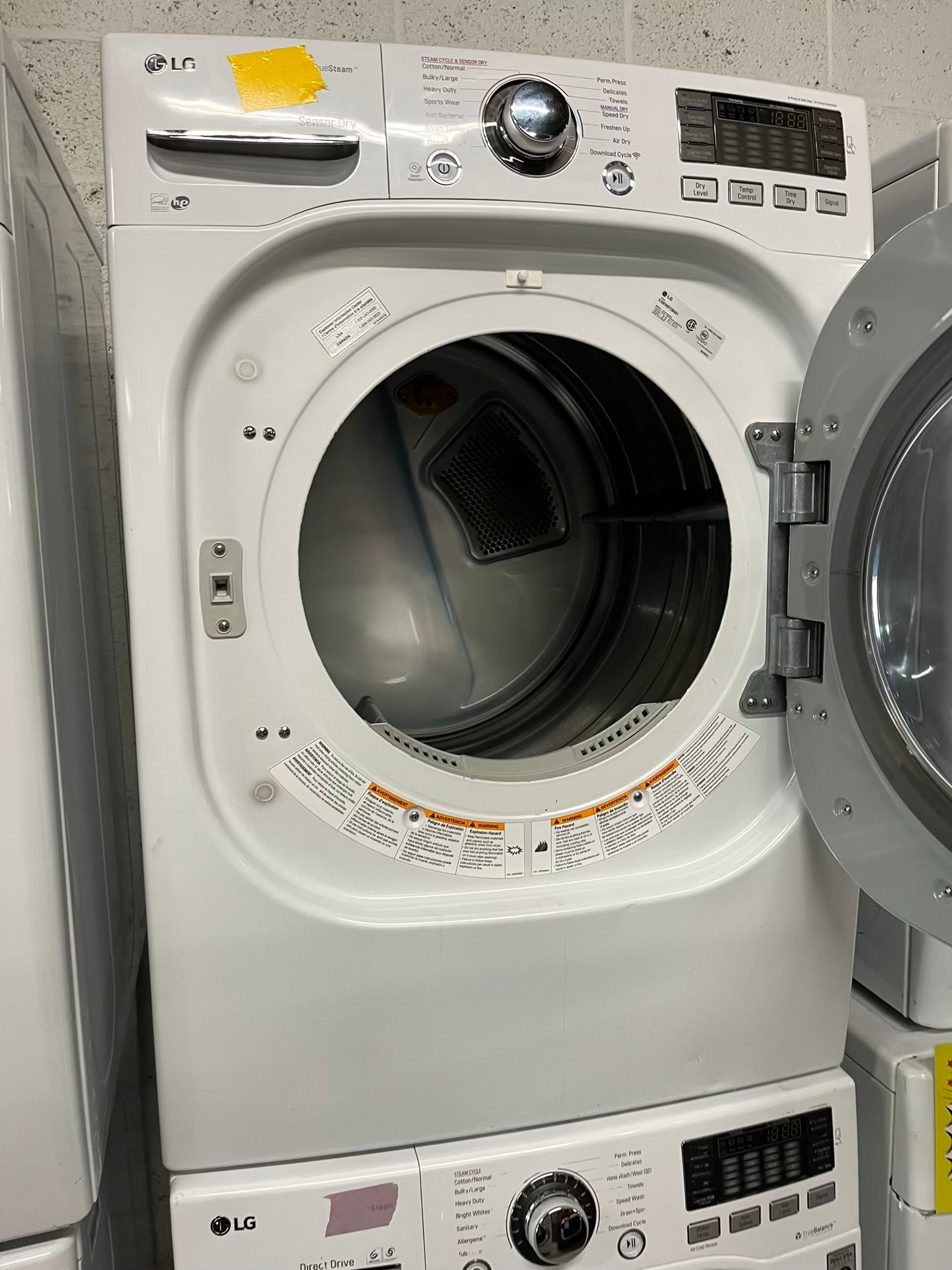 LG steam cycle washer 4.5 cu ft & dryer 7.5 cu ft set electric 220v front load stackable sensor dry He In white #WD854JB