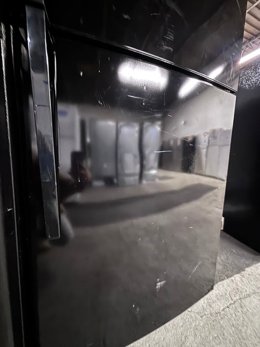 >special 🔥Whirlpool top freezer refrigerator black 21cu.ft 33" #RFG55NB