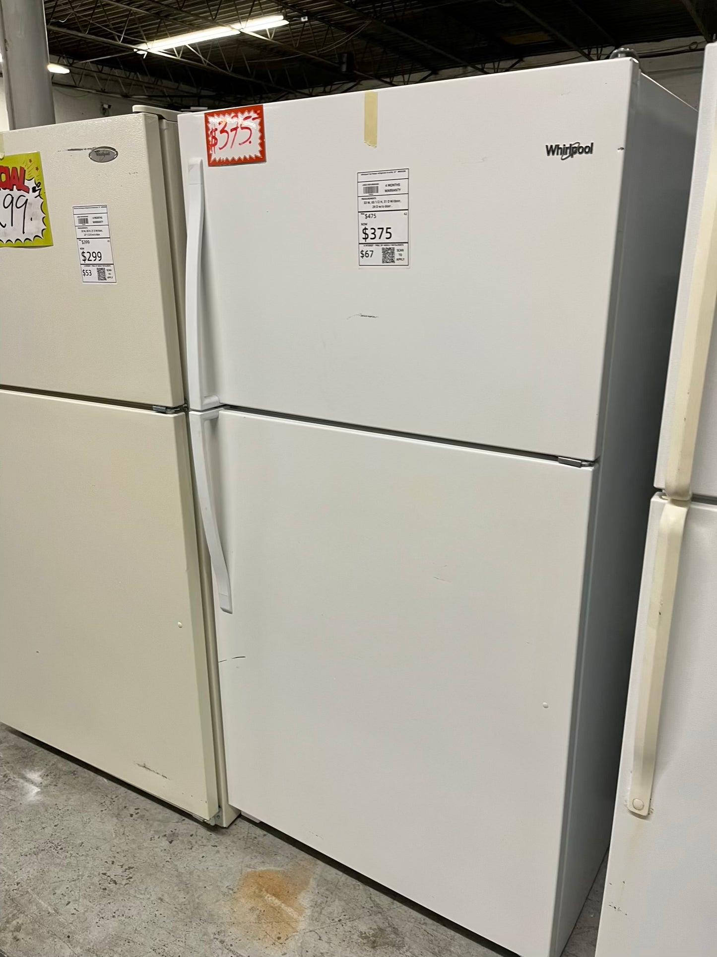 - Whirlpool Top freezer refrigerator in white 33" #RF893XB in Refurbished
