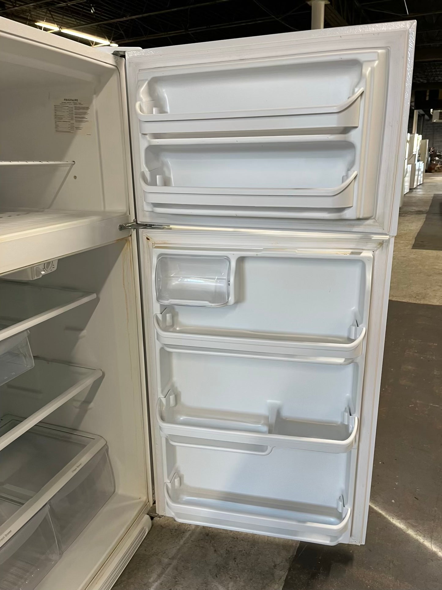 - Frigidalre top freezer Refrigerator in white 30™ #RF311SB