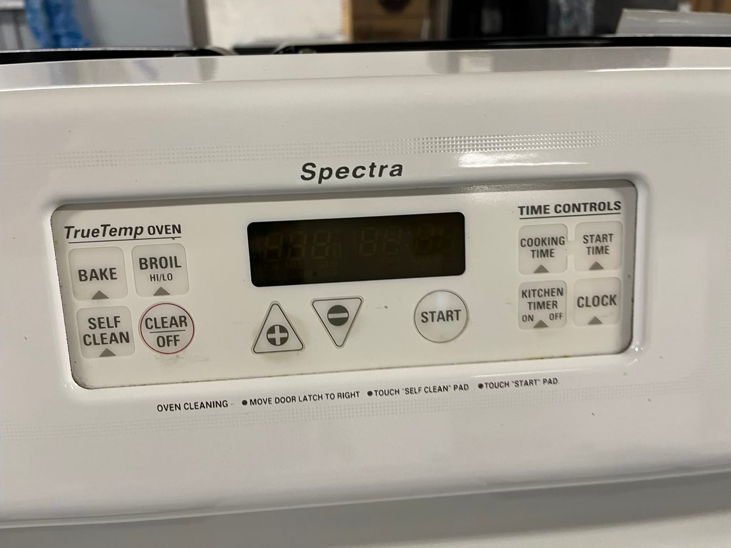 GE spectra gas range 4 burner bake broil hi/lo self clean in white 1130" Refurbished #ER270JB
