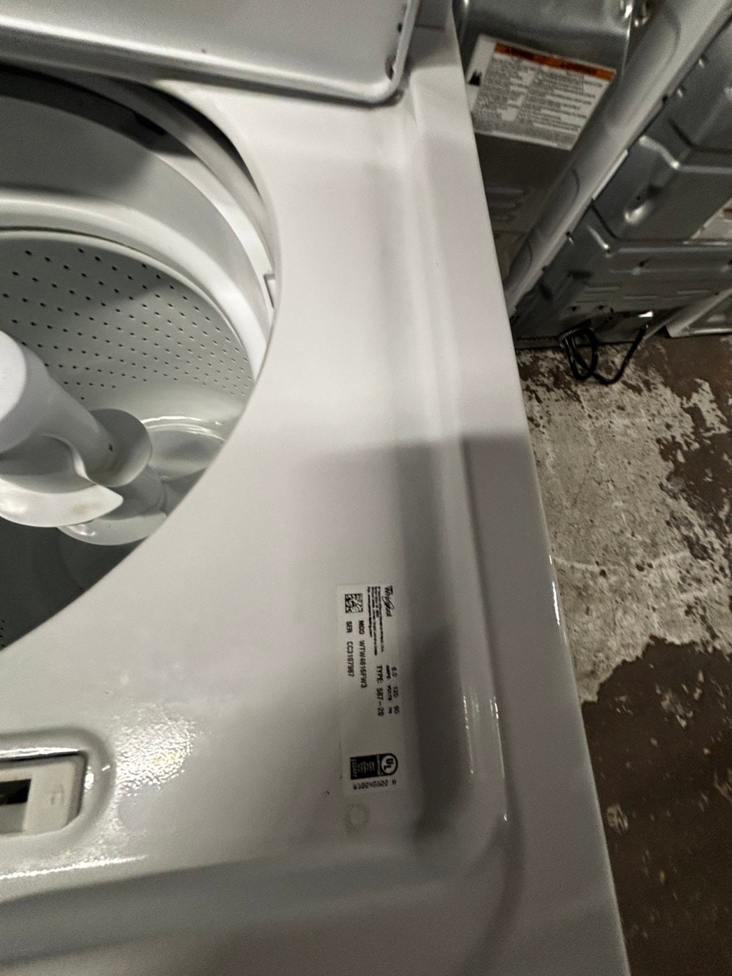 Amana 3.5 cu. ft. Top Load Washer has a Deep Water Wash option that fills the porcelain tub wash basket with more water to help break down loose soils. It also has a heavy-duty cycle for deep stains TWAM377WL