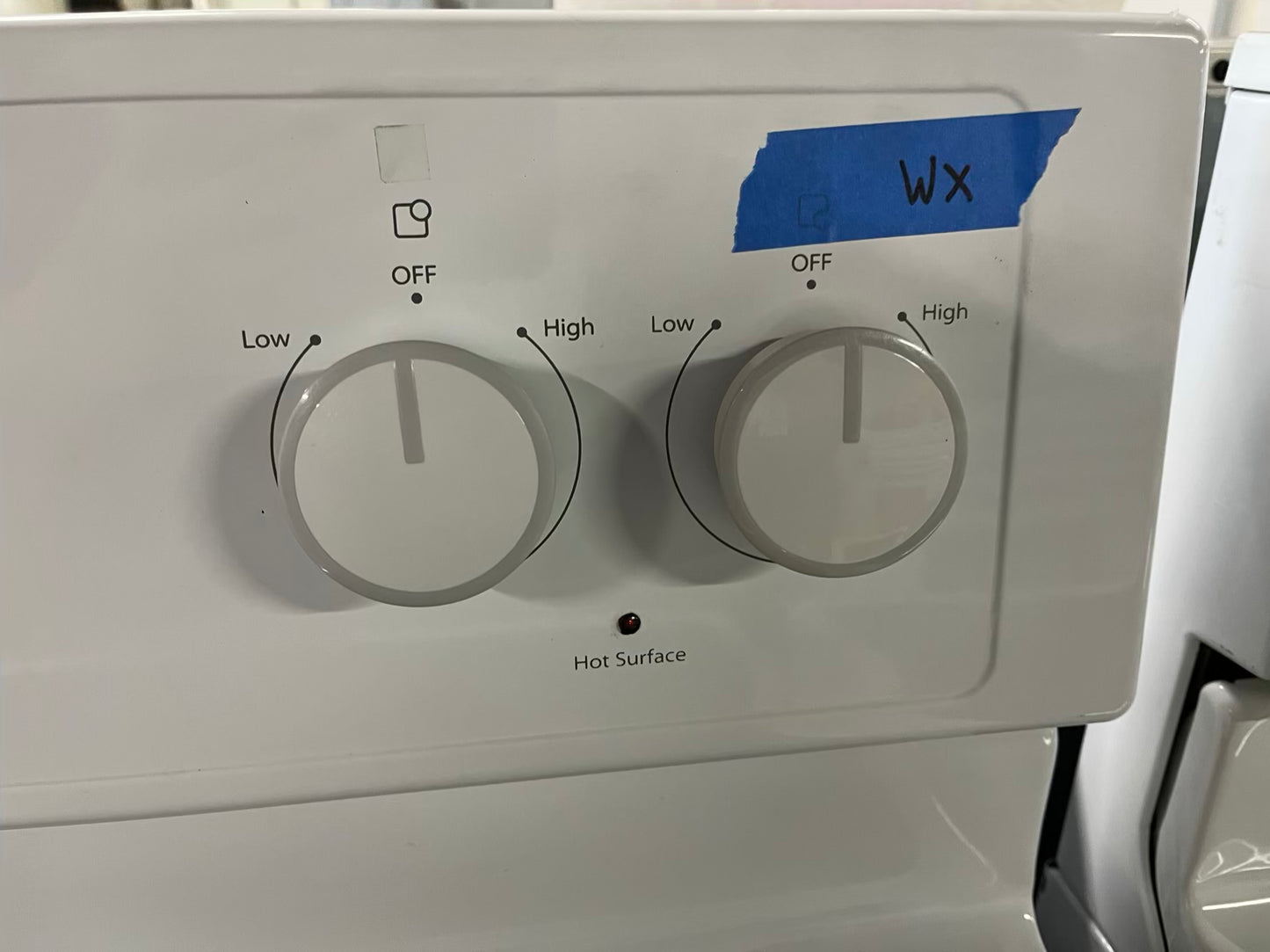 Whirlpool electric range 220v 4 burner bake broil self clean in white Refurbished 30" #ER175UB