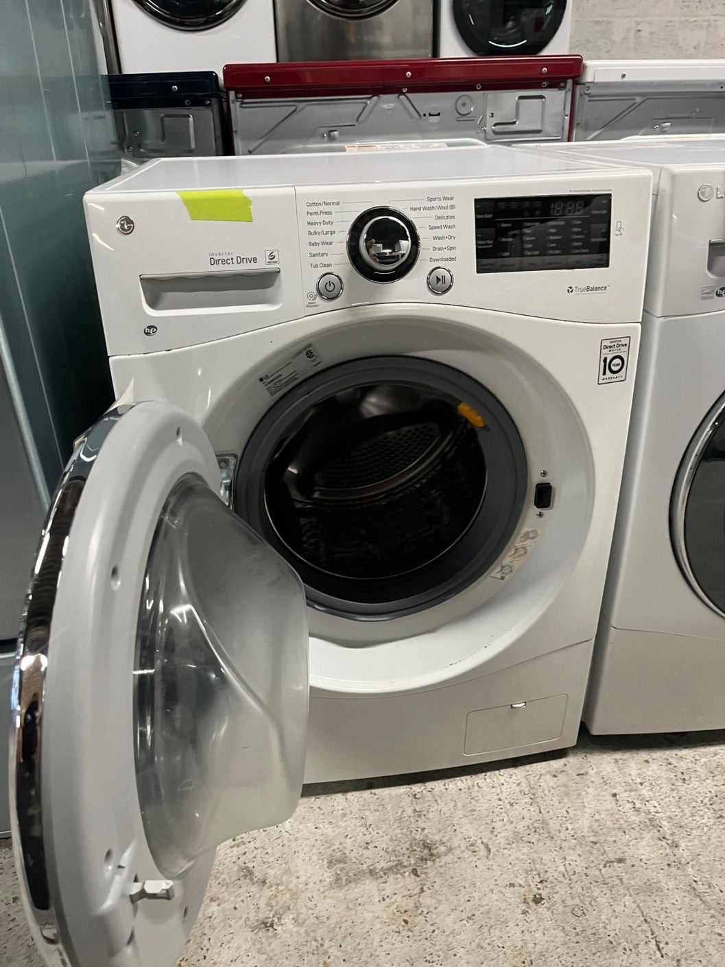 24” Lg Combo white 2.3 cu. ft. Compact All-In-One Washer/Dryer 120V #LG24CM2B