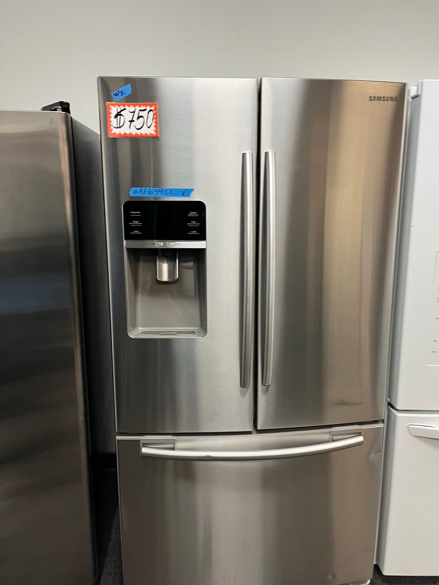- Samsung French door Refrigerator stainless steel w/ ice water dispenser 36" #RF639CL