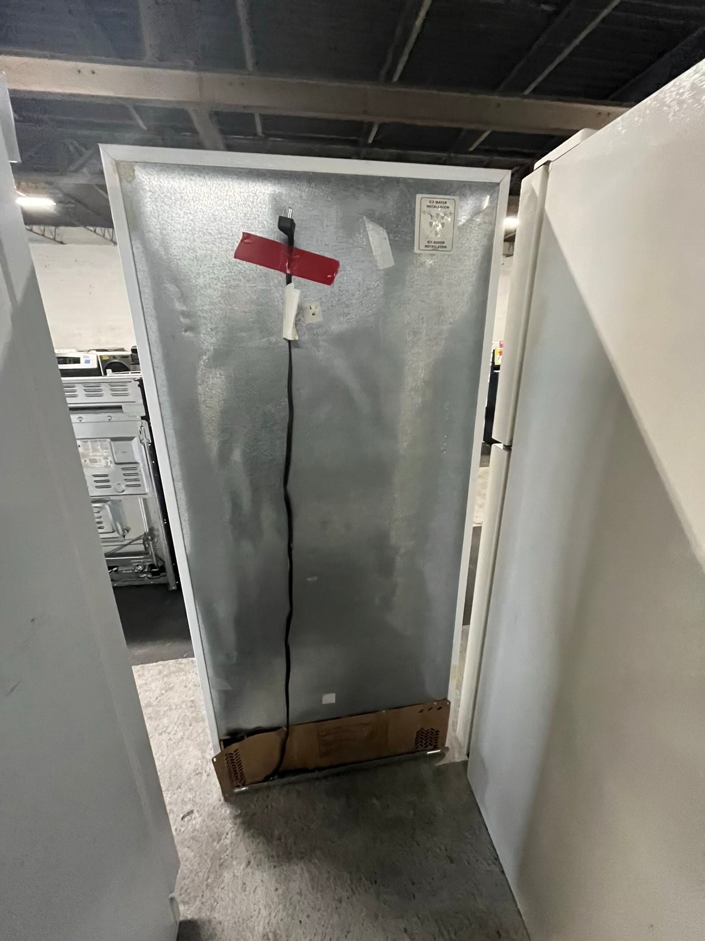 - Frigidaire top freezer refrigerator in white used Refurbished 30" ITEM #RF245AAB