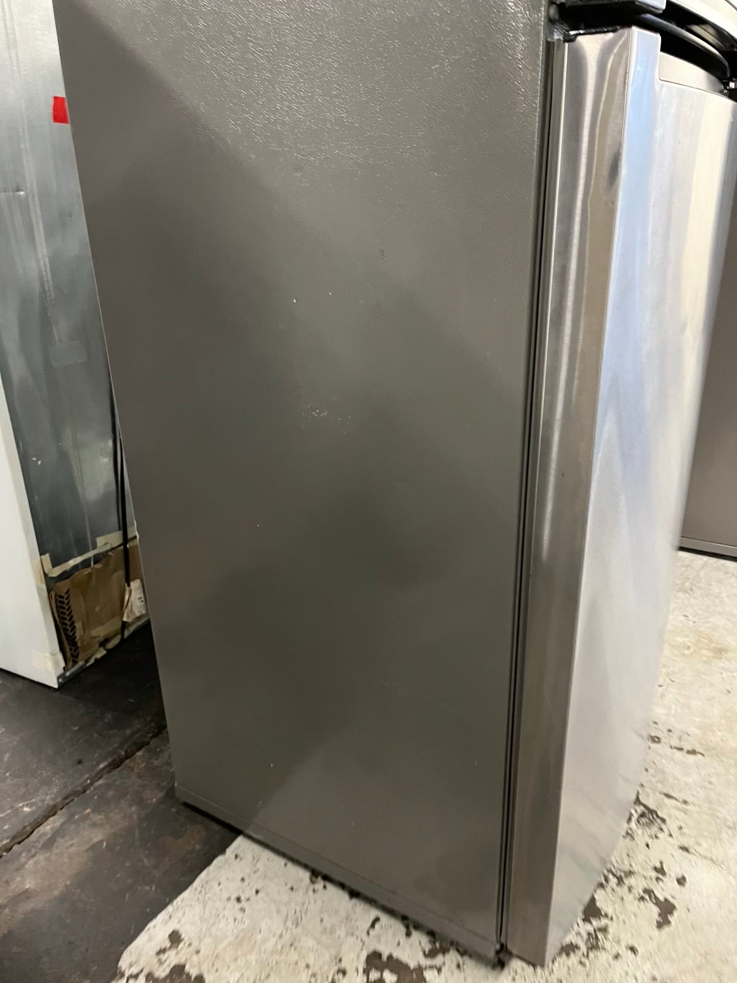 - Whirlpool top freezer refrigerator stainless steel 28" counter depth #RF773FB