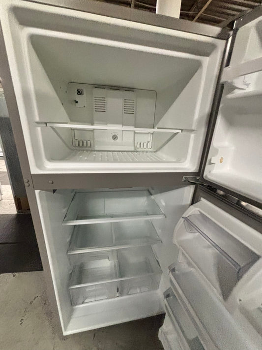 - Whirlpool top freezer refrigerator 18cu.ft. Stainless steel-used -refurbished 30" item number #RFW89JB