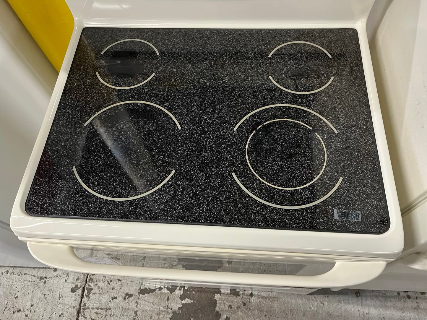 Kenmore electric range 220v bake broil in off white Refurbished 30" #ER530DB