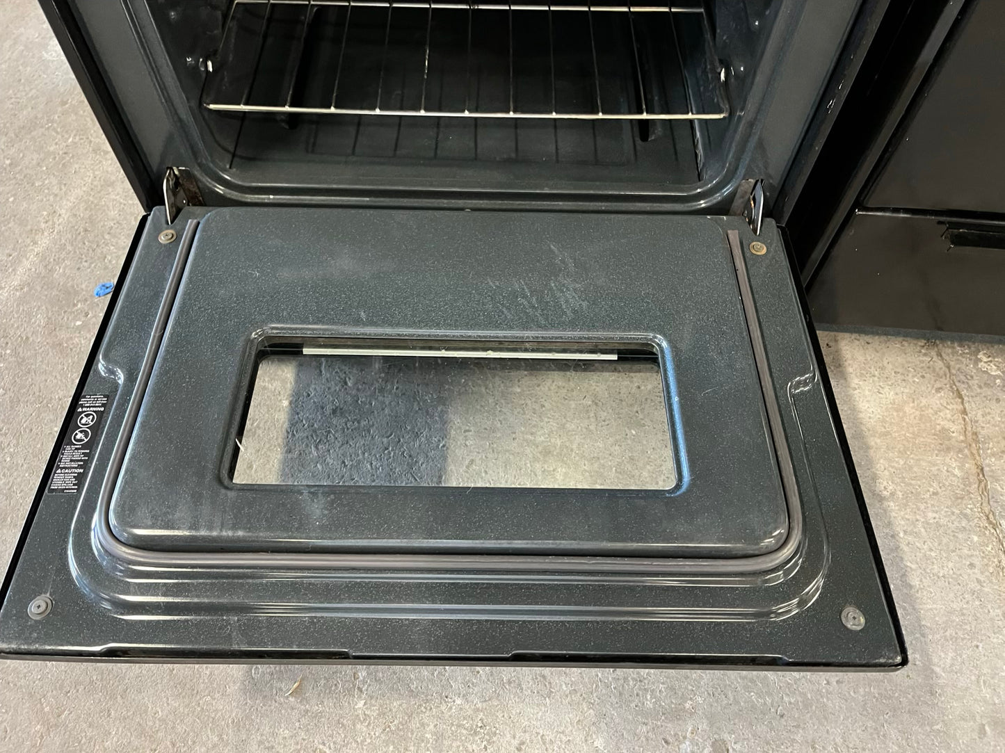 - Frigidaire GAS range black 4 burner bake broil self clean 30” item number #GR505DB