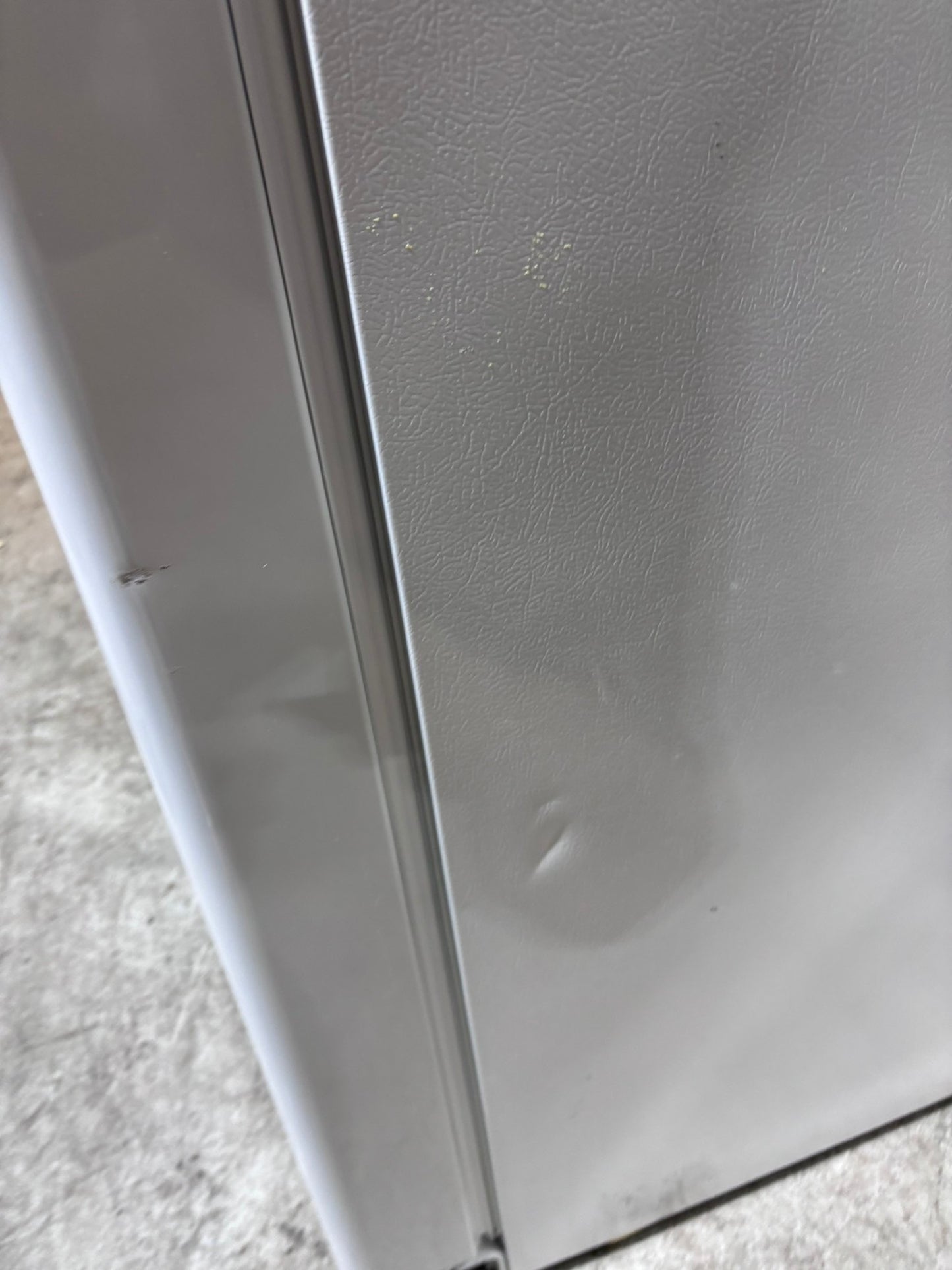 >>36” GE side by side Refrigerator and freezer white w/ice water dispenser 36” #ARW663B