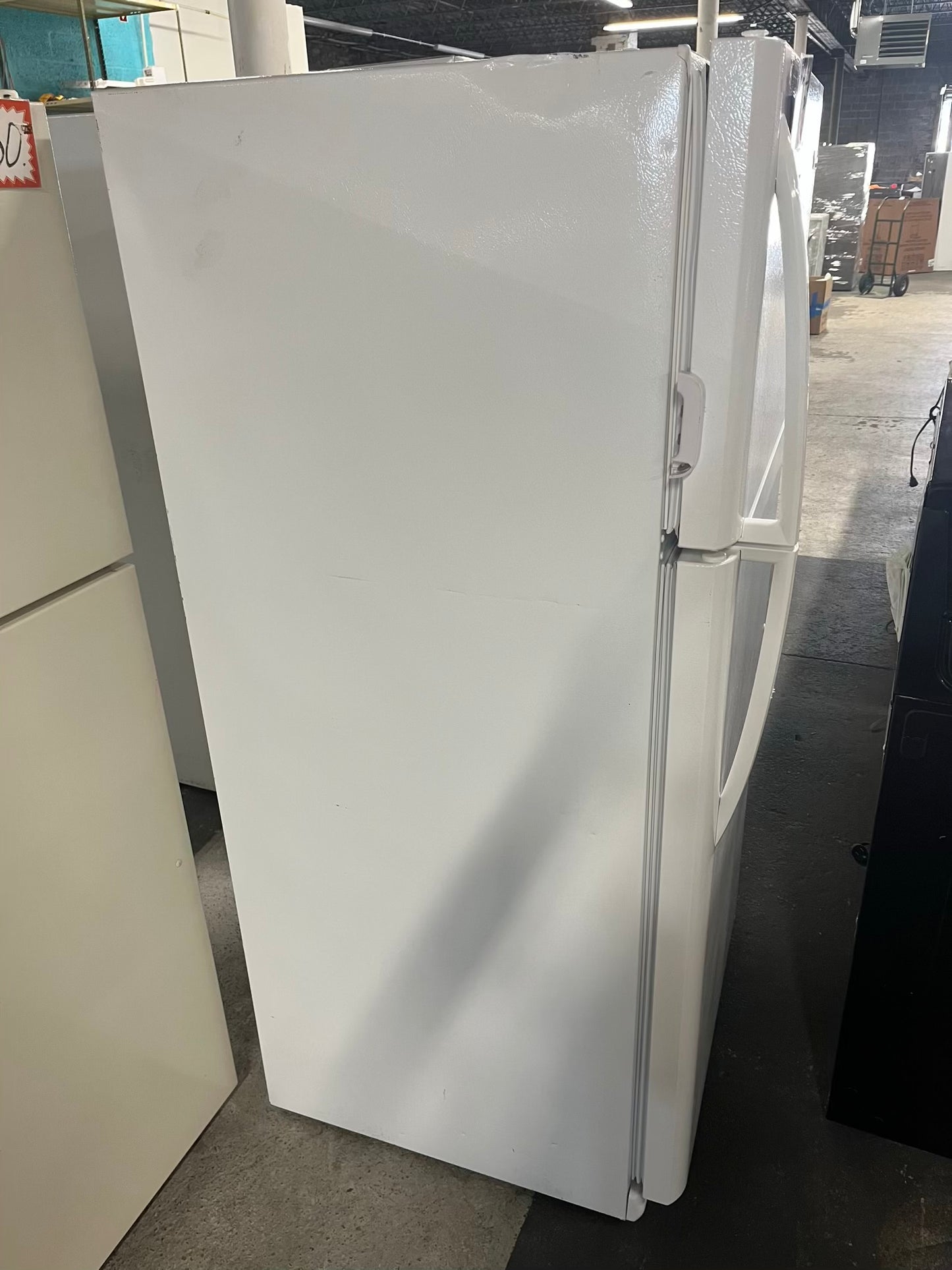 - Frigidaire top freezer refrigerator in white used Refurbished 30" ITEM #RF245AAB