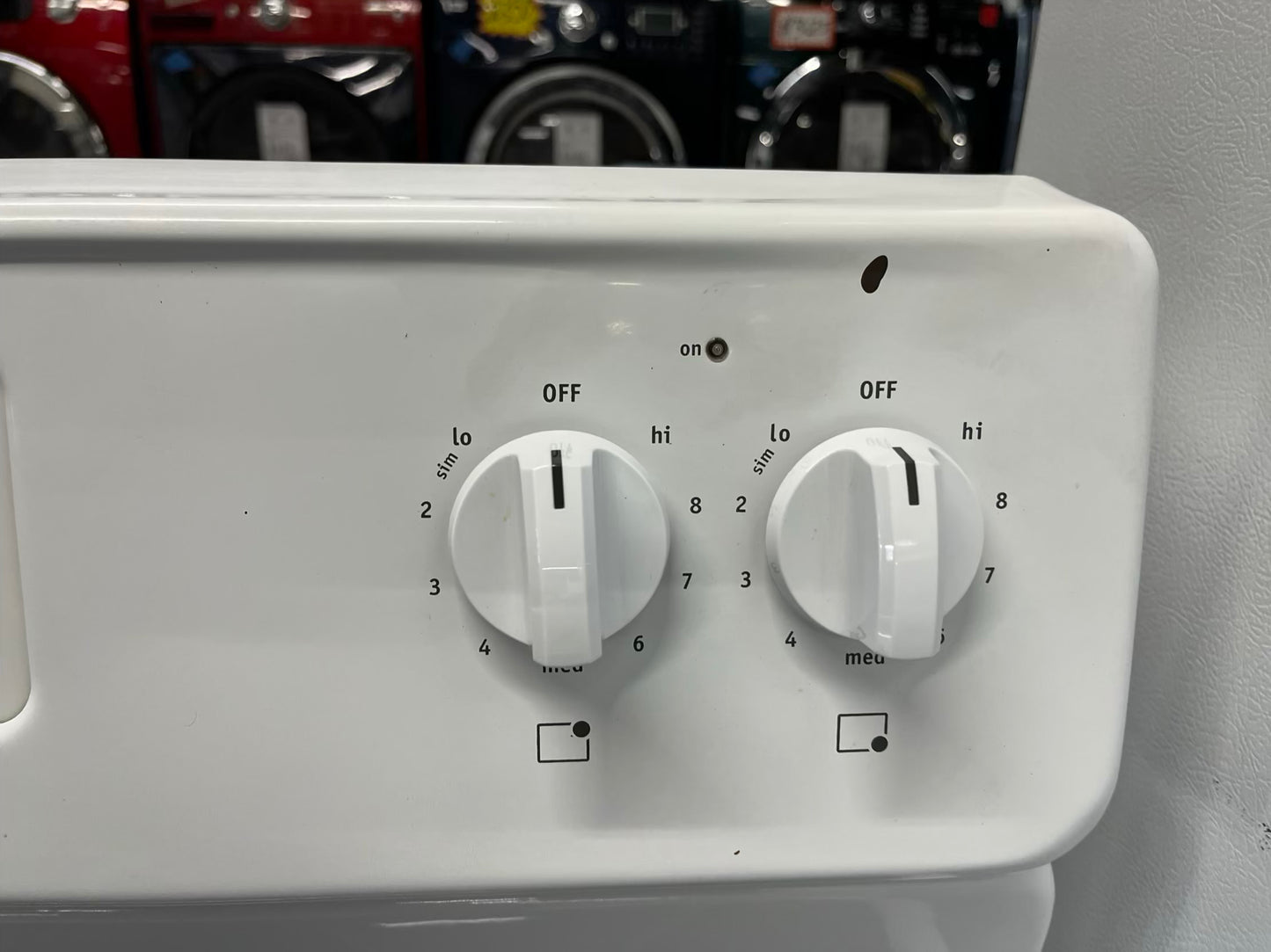 Frigidaire electric range 220v bake broil in white Refurbished 30" #ER529CB