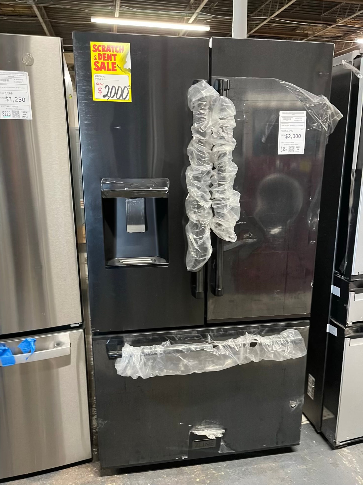 OPEN BOX 📦 | SCRATCH & DENT - ZLINE 36 in. 28.9 cu. ft. Standard-Depth French Door External Water Dispenser Refrigerator with Dual Ice Maker in Fingerprint-Resistant Black Stainless Steel #RF842FB