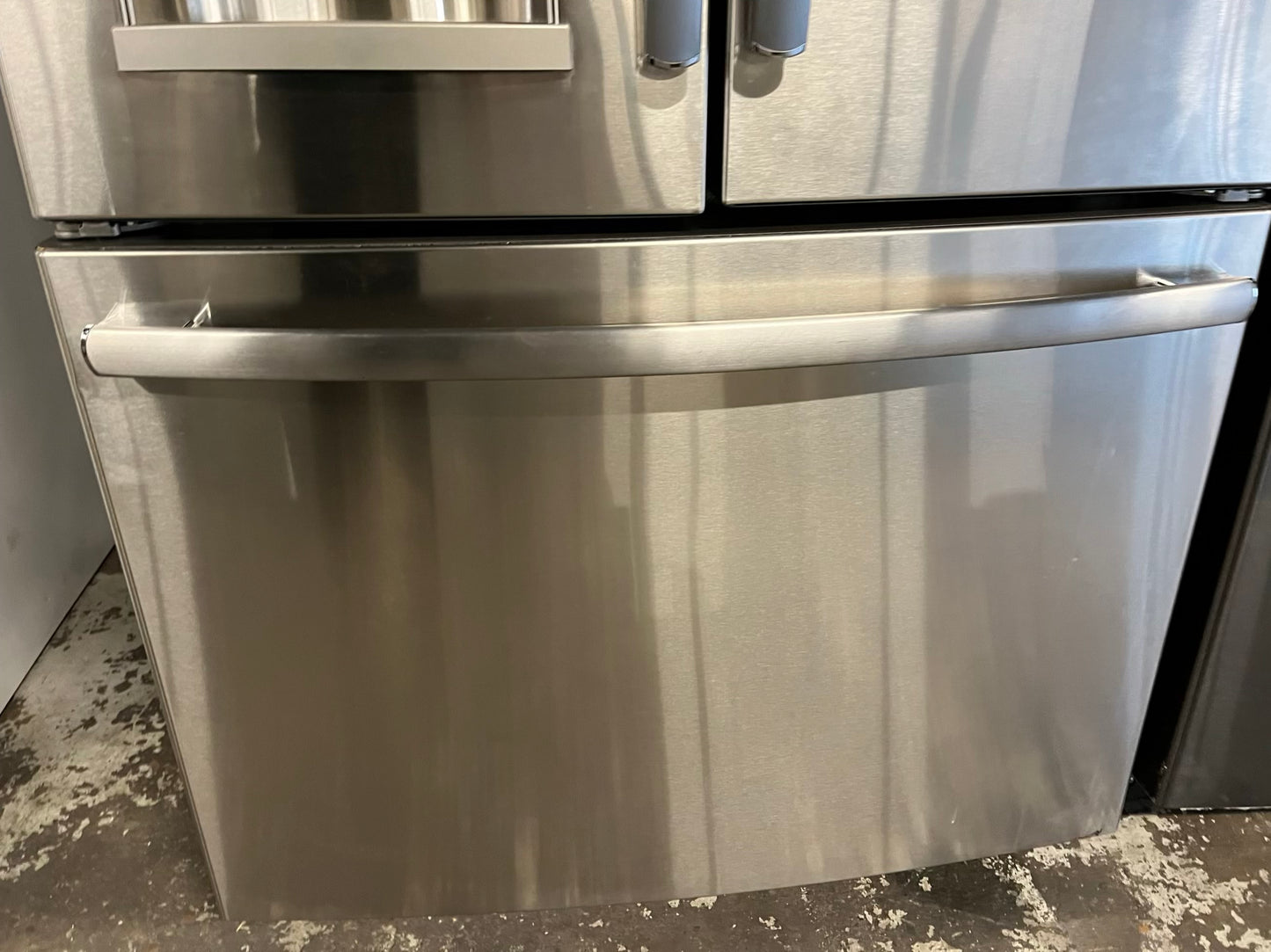 - GE French door Refrigerator stainless steel w/ ice water dispenser 36" #RF739PB