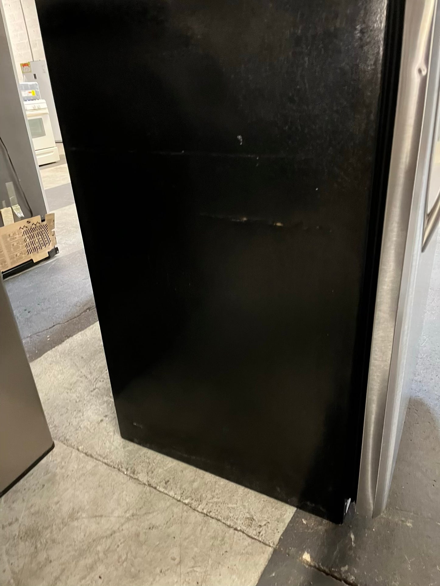 - Frigidaire Top freezer Refrigerator stainless steel 30" #RF207GB